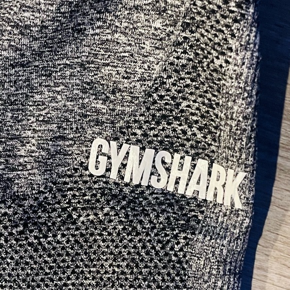 🦈 EUC Gymshark Gray Workout Set in Size Small. Look good while working out! - Picture 9 of 11